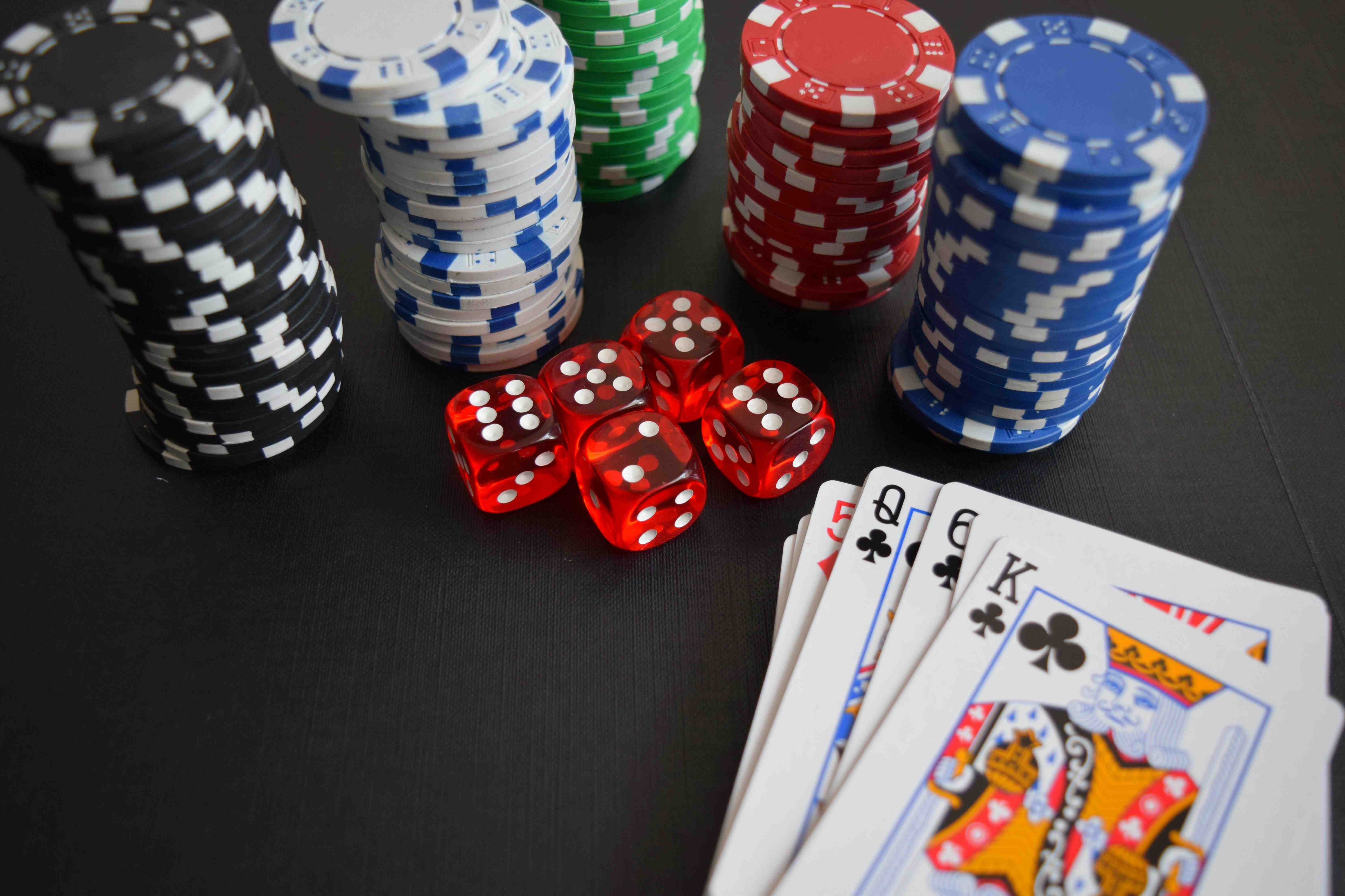 Giải esports thu hút đông đảo người xem